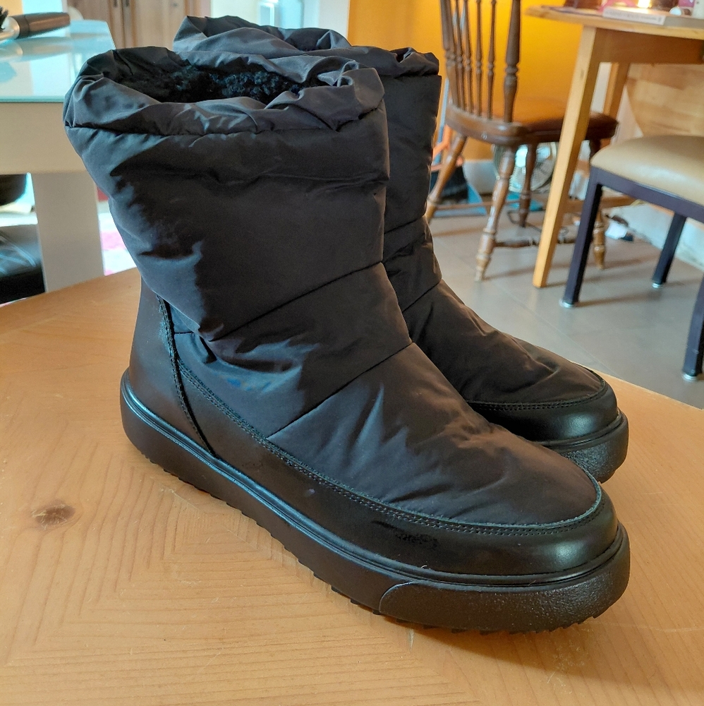La CANADIENNE Black Winter Boots